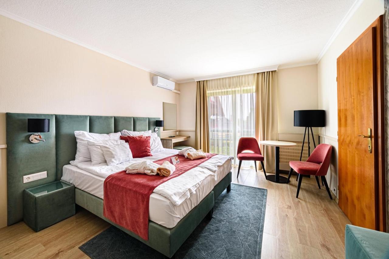 Holiday Club Apartman Hotel Hévíz Buitenkant foto