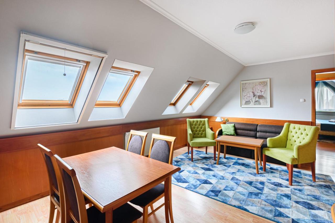 Holiday Club Apartman Hotel Hévíz Buitenkant foto