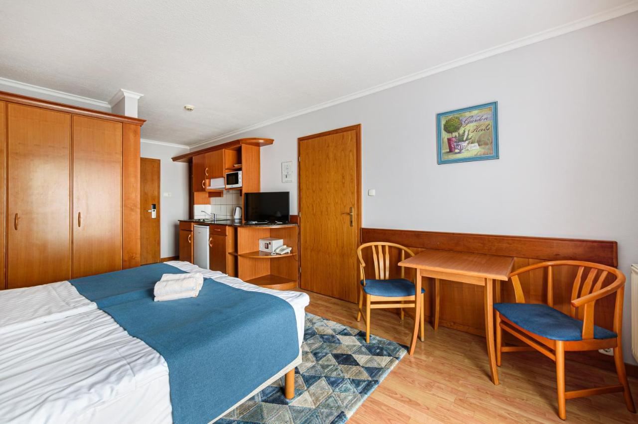 Holiday Club Apartman Hotel Hévíz Buitenkant foto