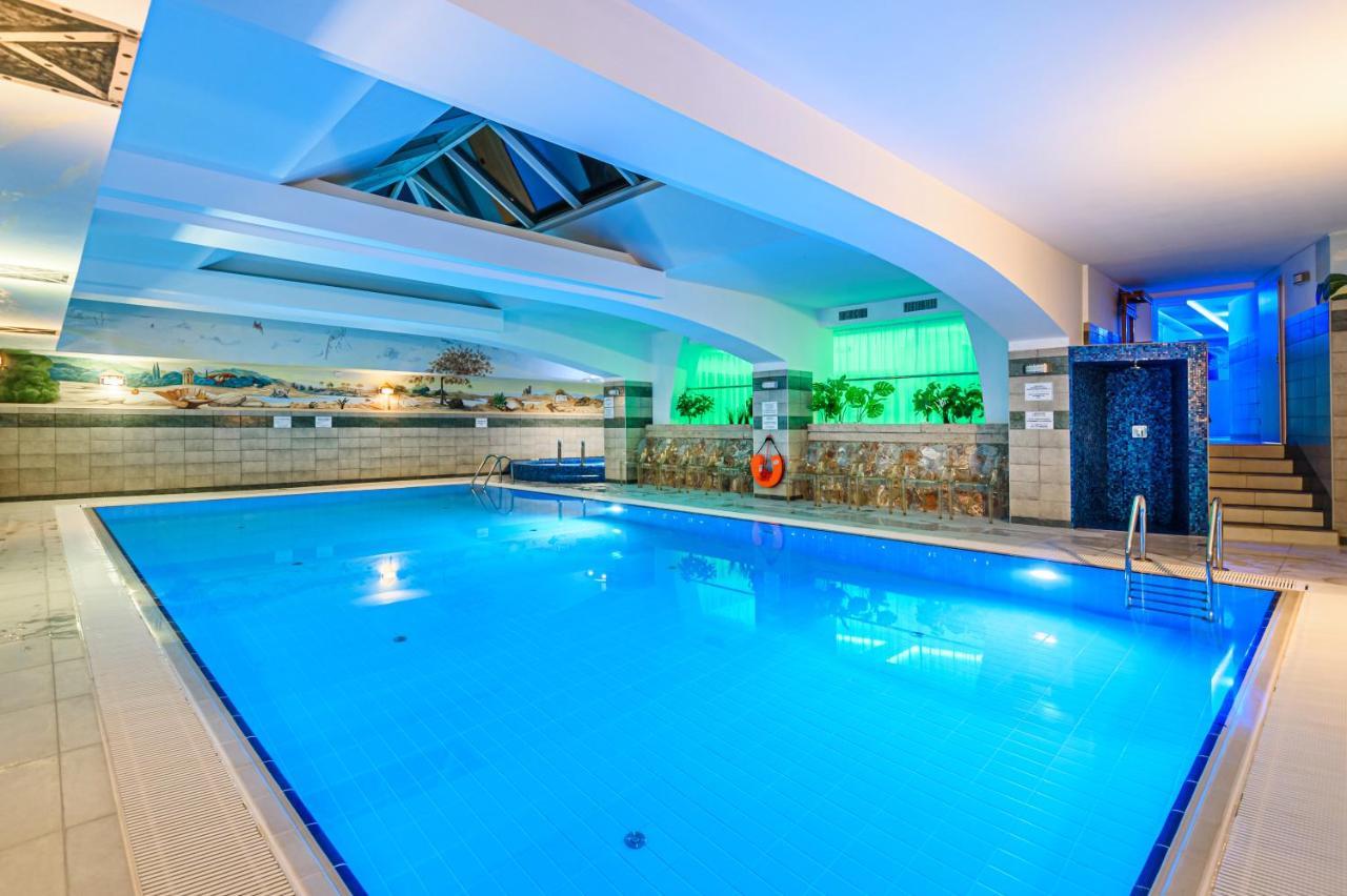 Holiday Club Apartman Hotel Hévíz Buitenkant foto