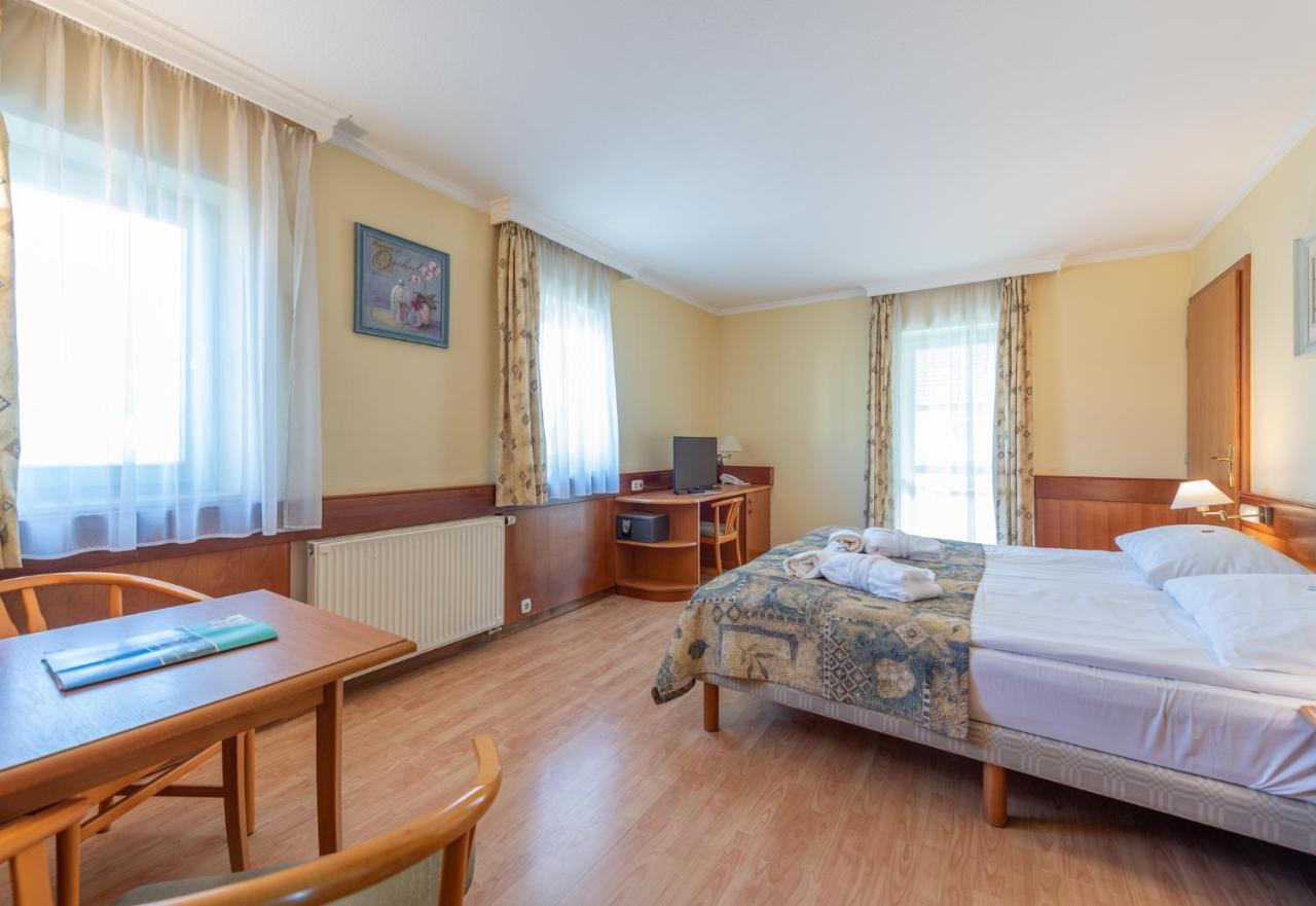 Holiday Club Apartman Hotel Hévíz Buitenkant foto