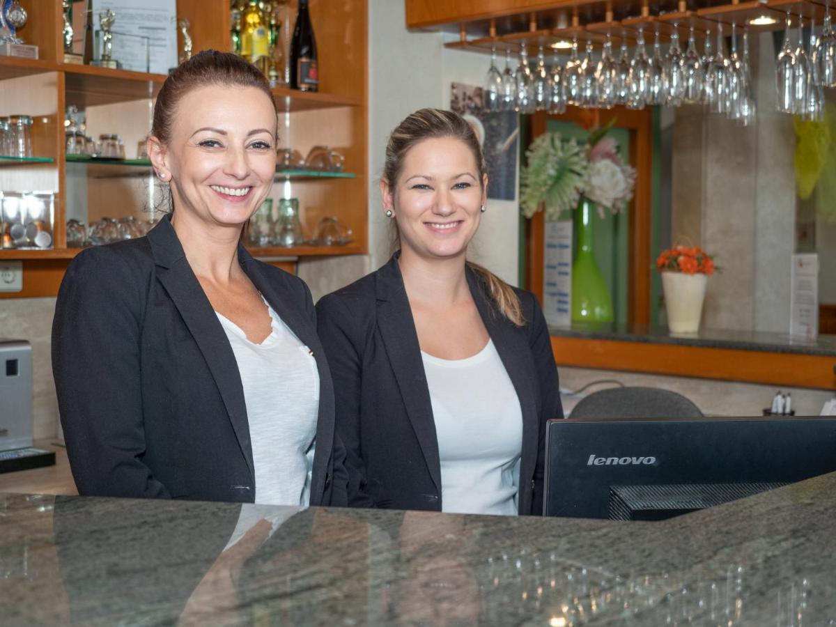 Holiday Club Apartman Hotel Hévíz Buitenkant foto