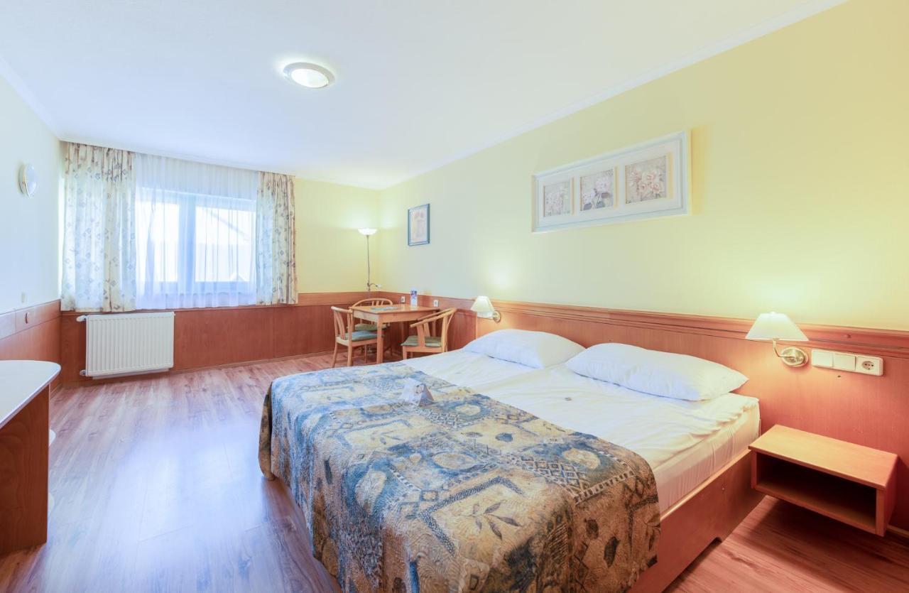 Holiday Club Apartman Hotel Hévíz Buitenkant foto